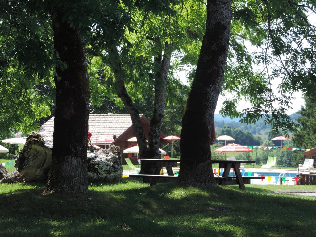 Hotel Le Grand Chalet Foncine-le-Haut Bagian luar foto